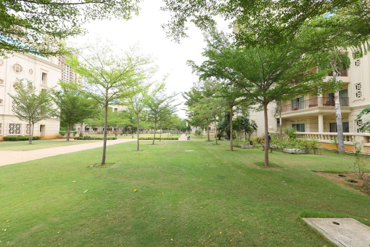 Отель Oyo 6954 The Lawns Oragadam Экстерьер фото